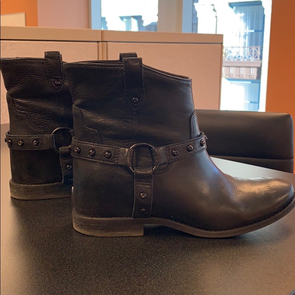 Black wedge moto boots